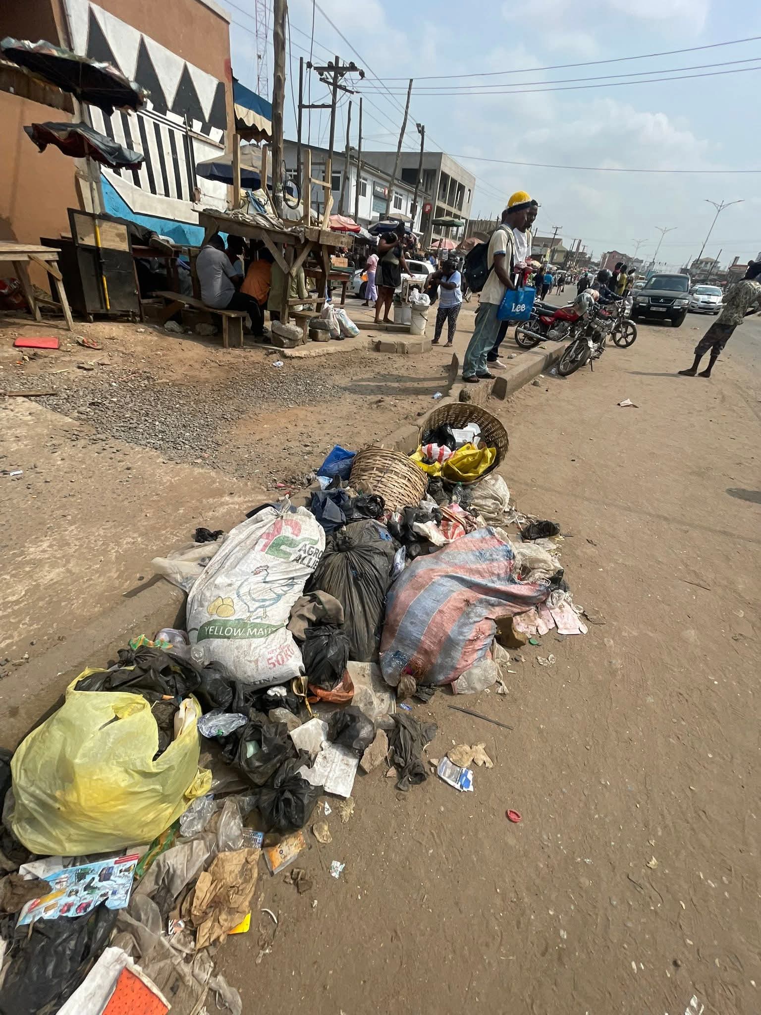 Illegal dumping reported on TrashDrop: Pavement · Accra